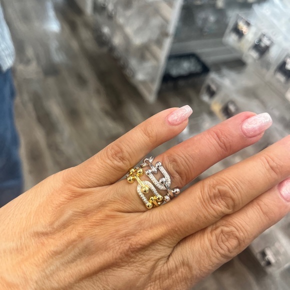 New Elegant Silver or Gold designer look Eternally Ring